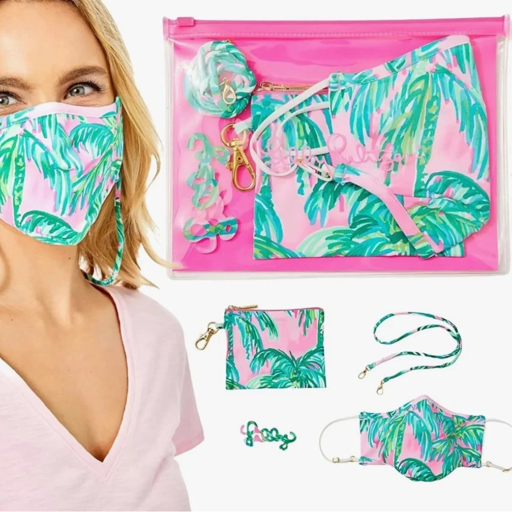 Lilly Pulitzer On The Go Mask and Pouch Set